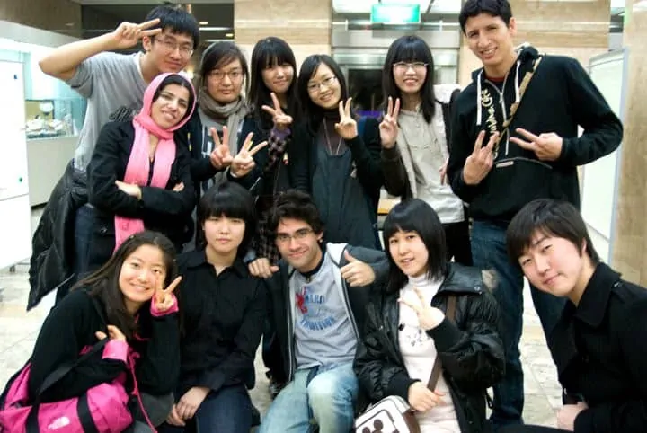 How to meet Korean friends online?